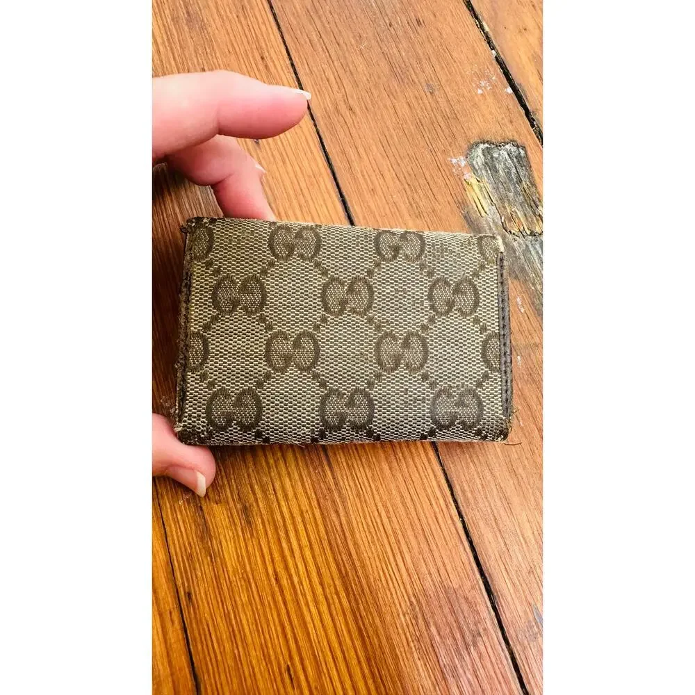 Vintage GUCCI Beige Canvas GG Logo Silver Accented Key Holder Case